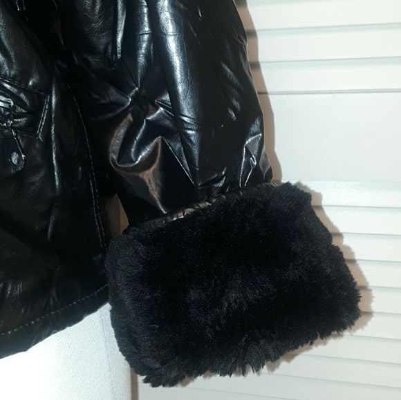 🔥SALE! Vinyl Puff Jacket w/ Faux Fur by BIG CHILL - Picture 6 of 7